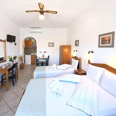 Erisimo Hotel Aegiali Eksteriør billede